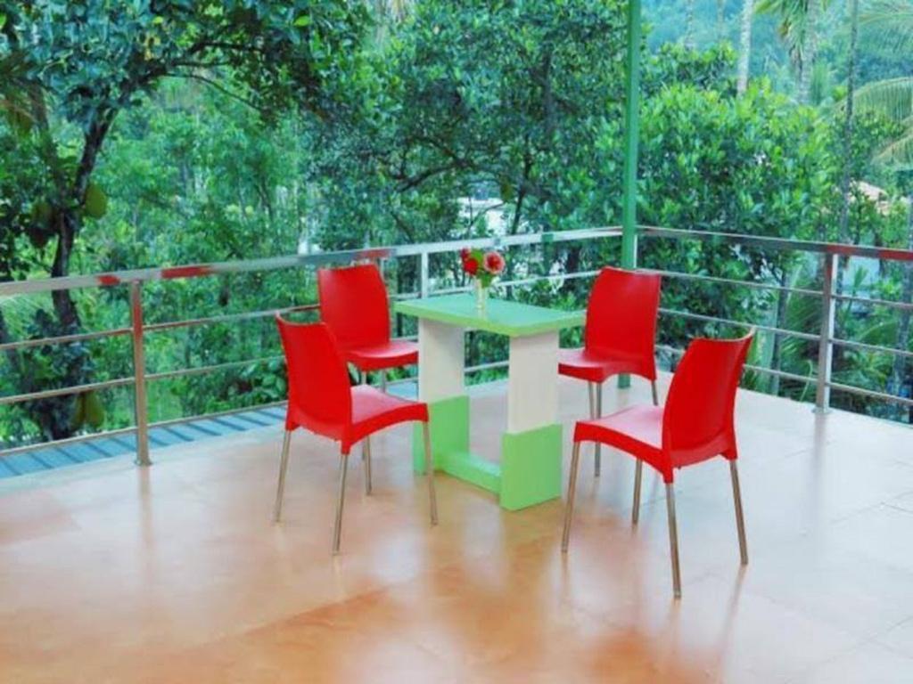 Thekkady Spice Valley Holiday Hotel Exterior foto